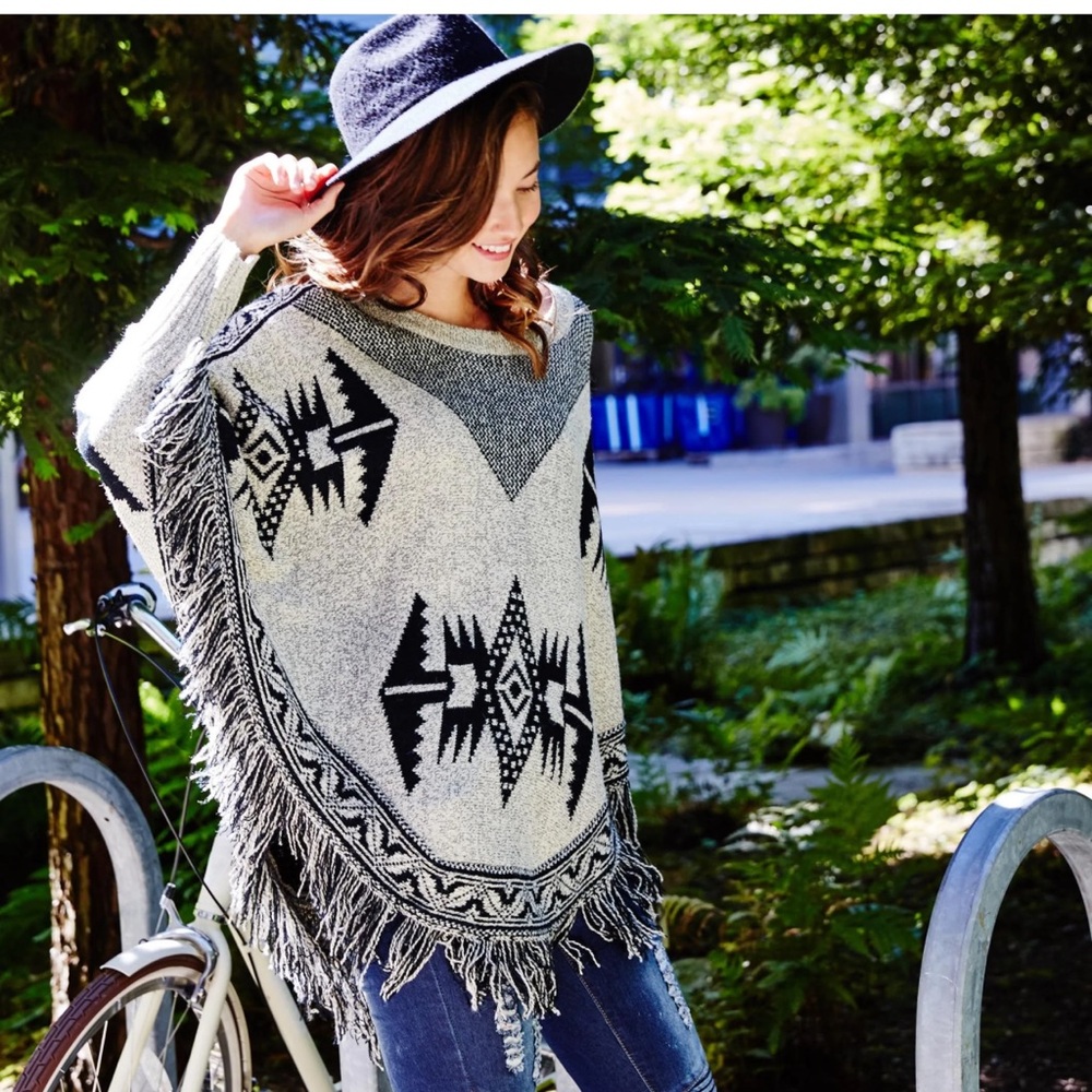 EARTHBOUND Black and Gray Patterned Poncho